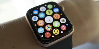 The apple watch is one of our favorite gadgets for fitness, time tracking, messages on the go, and more. Apple Watch Se Im Test Fur Wen Sie Sich Lohnt Macwelt