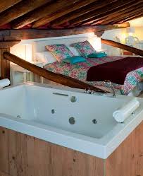 Los mejores hoteles con jacuzzi en la habitación. Pin En Casas Rurales Con Jacuzzi