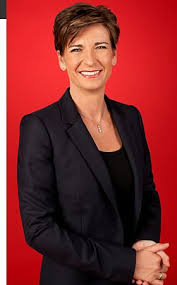 34 570 402 tykkäystä · 769 164 puhuu tästä. Cnn Programs Anchors Reporters Becky Anderson Cnn Cnn International Famous Faces