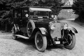 The First Car Google Search Henry Ford Invented The Automobile In 1908 This New Invention Was Great Because It Was A Faster Way Skoda Bugatti Luxury Sedan