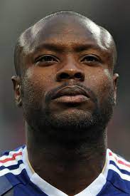 Gallas began his career in france, before being signed by english club chelsea in 2001. William Gallas Filme Alter Biographie