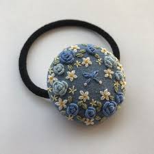 rose lease ブルー 刺繍ヘアゴム ブローチへ変更可能 ブローチ 刺繍 図案 手刺繍の花