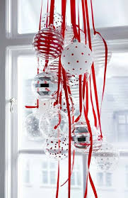 Diy your own holiday decorations to make every inch of your home as festive as possible. Top 30 Most Fascinating Christmas Windows Decorating Ideas Amazing Diy Interior Home Design