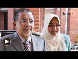 Tan sri isa samad dan isteri puan sri berita harian online facebook. Isa Samad Bersama Isteri Tiba Di Sprm Youtube