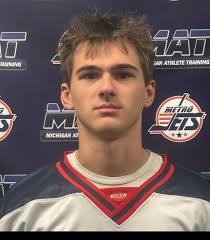 SCORE UPDATE ‼️ Oliver Budd scores in the third period and Eliot Duerr  finishes with 24 saves as the #MetroJetsElite sweeps Chicago with a 5-2 win  today. Final shots