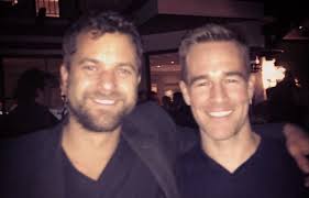 James Van der Beek et Joshua Jackson (Dawson) se retrouvent par hasard lors  d'une soirée
