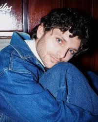 El salsero Edgar Daniel lanza “Por Qué Regresas” en Primer Impacto de  UNIVISION