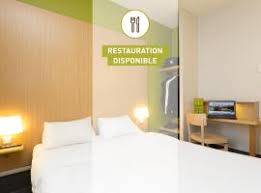 At a restaurant for the à la carte 6 small hotel rooms 7 uncomfortable mattresses with more uncomfortable cushions that cause neck, back and shoulder pain 8 too small. Puy Du Fou Die 10 Besten Hotels Unterkunfte 2021 Booking Com