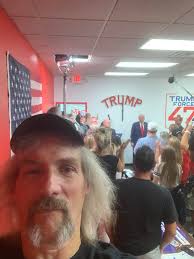 Introduction and photo sharing in a group