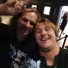 Buenas noches. But sweetheart I don't see nothing but brsices. Now if it's  breastices you know you got at least you know nine ten. But everything else  I gotta see and make