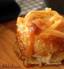 Yummmm These Are Made With Pillsbury Crescent Rolls Apple Pie Filling And Caramel Sauce Easy To Make And Look D Thanksgiving Desserts Desserts Easy Desserts