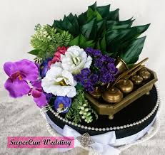 Idea gubahan dulang hantaran simple dan terkini. Supercun Wedding Hantaran Tunang Purple Nurul Izzati Wedding Gifts Packaging Wedding Deco Wedding
