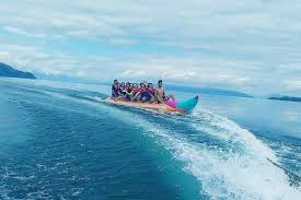 Jika pada umumnya danau mengandung air tawar, hal tersebut tidak akan ditemukan di weekuri. Bukan Di Tepi Laut 6 Pantai Cantik Ini Ada Di Danau Toba