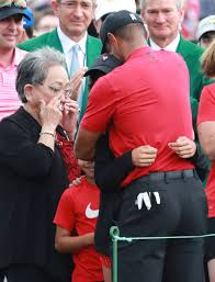 I wish i had his move, tiger said, via golftv. Tiger Woods Mother Kultida Woods Wipes Away Tears As He Hugs His Daughter Sam And Son Charlie Las Vegas Review Journal