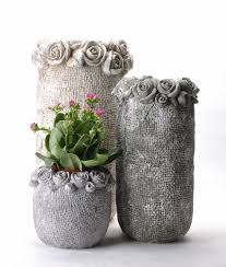 Papercrete Jako Hypertufa Zakladni Recept Priblizne 3 Dily Papiroviny 2 Dily Portlandskeho Cementu A 1 Dil Perli Cement Flower Pots Flower Pots Papercrete