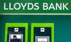 The paid up share capital and reserves of lloyds bank corporate markets plc was £4.3bn as at 31 december 2019. Lloyds Bank Uk Britons Warned About New Text Scam Don T Fall For It Personal Finance Finance Express Co Uk
