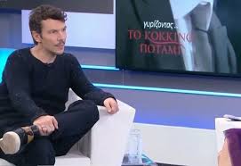 Η κατάσταση εκτροχιάζεται όταν μια γειτόνισσα επιμένει πως η εκλιπούσα. O Iwannhs Papazhshs Milaei Gia Thn Pontiakh Katagwgh Toy Kai Sygkinei Video Patras Events