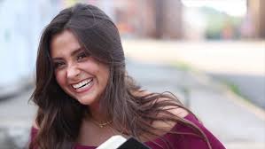 Olivia Whitfield Senior Portrait Session at Suzanne Deaton Photography