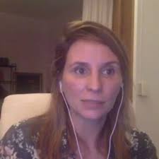 Petra Costa e a arte de transcender o eu