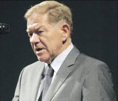 Komšić ugovore o djelu dijelio šakom i kapom