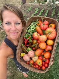 Meg || Missouri Flower Farmer ll Gardener || Zone 6b (@dudegardens)