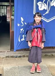 公式】日曜劇場『この世界の片隅に』３か月間、ご視聴ありがとうございました！！ on X: 第１話の再放送が決定致しました。  722(日)14:00〜 ※一部地域を除きます ぜひご覧ください。 写真はすずの幼少期を演じた新井美羽ちゃんです。  また、第１話がTVerで公開されてい ...