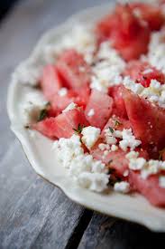 Wassermelone in 2 cm dicke scheiben schneiden, schälen und die kerne entfernen. Wassermelonen Feta Salat Meine Neue Sommersalat Liebe Kuechenchaotin