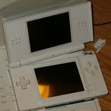 You need to replace your upper/top lcd to resolve the white screen problem. Nintendo Ds Lite Broken Hinge Scenario Gamegrin