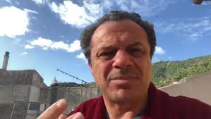 SE IO FOSSI IL PRESIDENTE DEL CONSIGLIO GIUSEPPE CONTE ... Libertà vigilata  ma in modo differenziato tra le regioni del centro nord rispetto a quelle  del Sud. Che ne pensate? Sto preparando