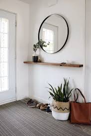 Bloom Cie Vestibule Minimaliste Diy Tablette Flottante Bloom Cie Idee Deco Entree Maison Decoration Entree Appartement Deco Entree Maison