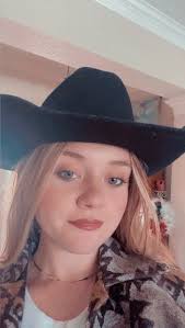 Hey we are Kylie, Kennedy and Emily! We are looking for a 4th rommmate to  fill our extra bedroom at the retreat. Rent is $710 a month + utilities.  The retreat is