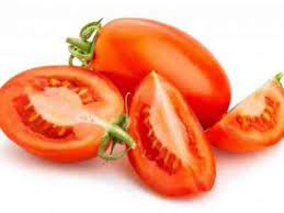 The second fertilizing of seedlings of tomatoes passes through fourteen days after the first. When And How To Feed Tomato Seedlings With Yeast Farmer