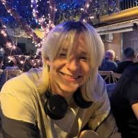 100+ profili “Urso”