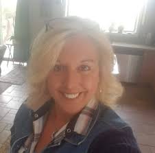 Hello Islanders! I'd like to introduce myself. My name is Danielle Waddell  and I recently moved back to this little sand bar and I'd like to share my  passion with you! Below