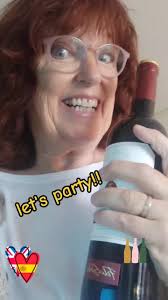 Let's party!!🥳 MINUTESPANISH with Pauline 🍷 #spanishfiestas #learnsp...