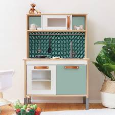 Im Limmaland Geht Es Gerade Heiss Her Gefuhlt Arbeiten Wir Tag Und Nacht Wir Tauschen Alte Bilder Gegen To Ikea Ikea Kinderkuche Duktig Ikea Duktig Kuche