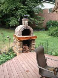 Pizzaofen Bauen Ziegel Oval Schornstein In 2020 Pizzaofen Bauen Pizzaofen Garten Gartengestaltung