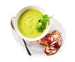 Soupe Froide A L Avocat Avec Tartine De Radis Roses Recettes De Cuisine Recette Gaspacho Recette