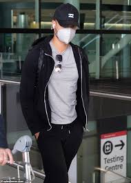 Anup jalota turns a year older today (july 29). Rege Jean Page Lands In London After Being Announced As Favorite To Play Bond Oltnews