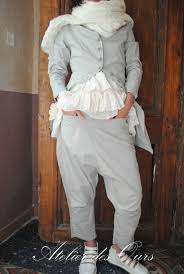 Mlle Gavroche Veste Rundholz Top A Volants Les Ours Pantalon Sarouel Rundholz Chaussures Trippen Atelier Des Ours Sarouel Vetements Idees De Mode