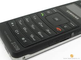 Samsung F300 review: A phone like no ...