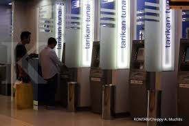 Untuk data yang lebih update tanpa perlu menunggu satu bulan maka sebaiknya daftarkan kartu kredit anda pada klikbca. Belum Punya Pin Kartu Kredit Bca Segera Aktivasi Via Atm