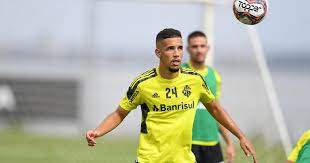 Pedro henrique alves santana clube atual: No Inter Desde Os 14 Anos Campeao Na Base Convocado A Selecao Sub 20 Pedro Henrique Ganha Espaco Com Ramirez Gzh