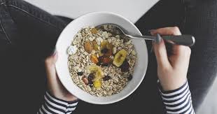 Makanan dan buah yang aman dikonsumsi penderita asam lambung. 7 Manfaat Konsumsi Oatmeal Untuk Ibu Hamil Popmama Com