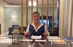 Birlikteliklerinin yarısı demirparmaklıklar arasında geçmiş. Sedat Peker Fransa Gundeminde Tv Dizisinden Daha Eglenceli Tele1
