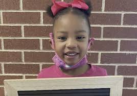 Iris Atkinson (@molclam)