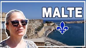 LET'S VISIT A CHRISTMAS MARKET! (Easy French)