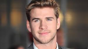 | (miley cyrus/liam hemsworth) miley cyrus' tattoo of a theodore roosevelt quote was revealed earlier this summer in july. Verliebt Verlobt Tatowiert Miley Cyrus Und Liam Hemsworth Partner Tattoo Augsburger Allgemeine