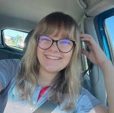 Abigail Blok's Instagram, Twitter & Facebook