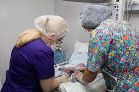 Adunand totusi plus cu minus, recomand spitalul regina maria celor care vor sa aiba o nastere in conditii decente si tratament medical de f inalta clasa. Rwjvmimkwzkzym